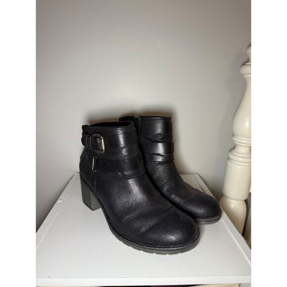 Baretraps Dionna Black Ankle Bootie Boots Faux Leather Zip Up Buckle Size 6.5 - Picture 2 of 5